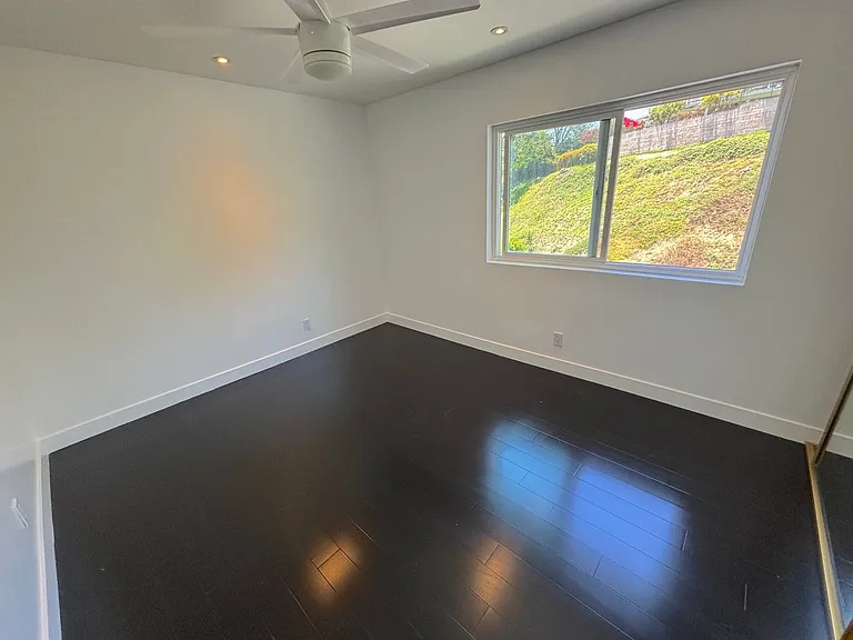 1819 Brea Blvd — Photo 11