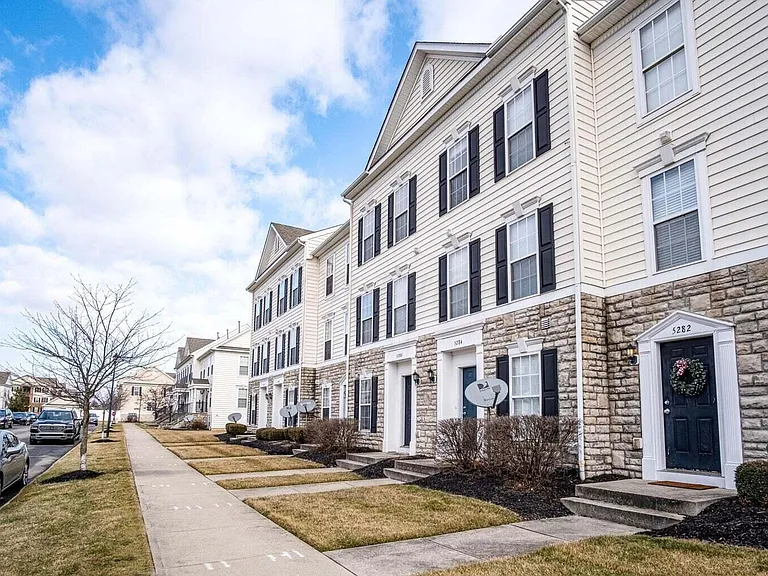5286 Royal Arch Cascade Dr #26 — Photo 2