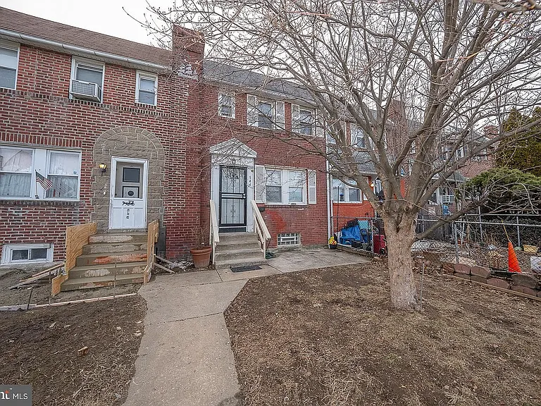 544 Wiltshire Rd — Photo 1