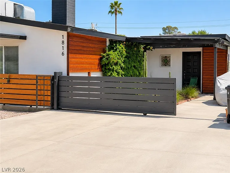 1816 Wengert Ave — Photo 3