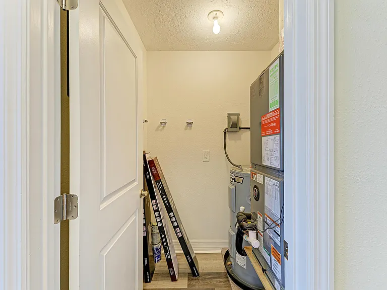 616 Guild Dr #8 — Photo 13