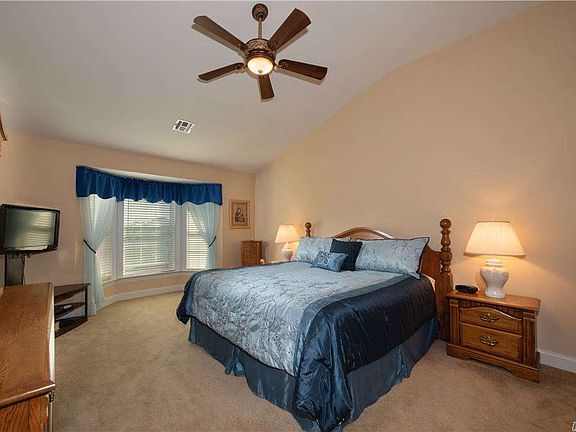 5th image of 15 Rose Ln