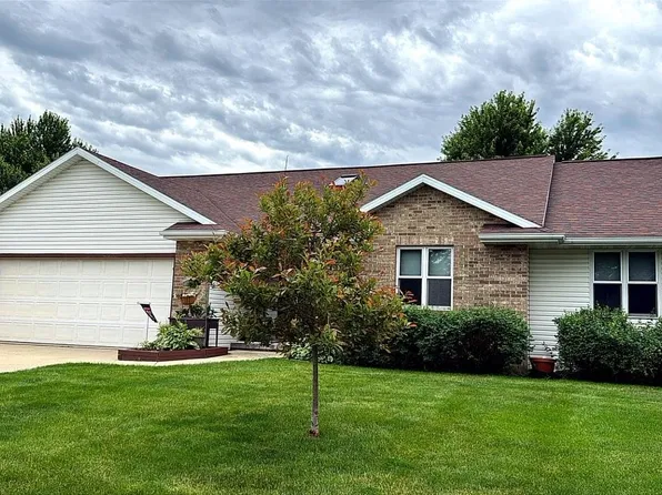 704 Augusta Dr, Waunakee, WI 53597