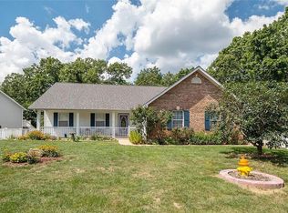 2305 Pebble Creek Dr, High Ridge, MO 63049