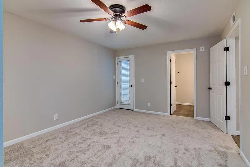 2 bed, 2.0 bath, 986 sqft, $1,595 — Photo 4