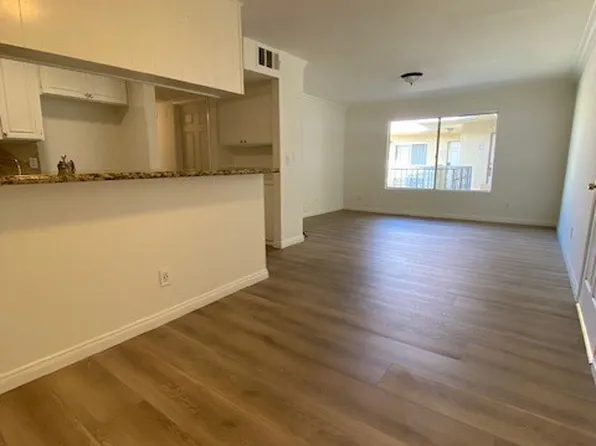 7035 Woodley Ave Unit 212, Van Nuys, CA 91406