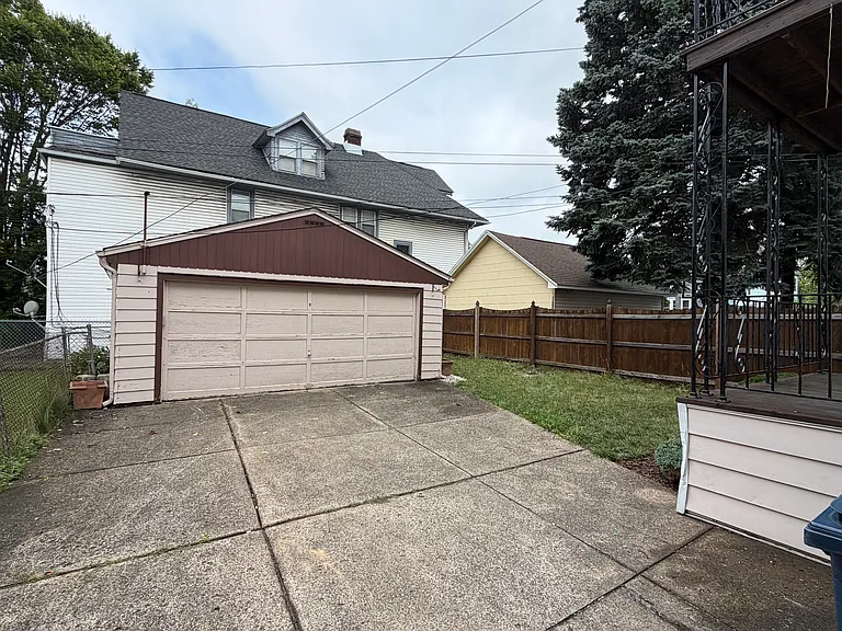 1572 Elmwood Ave #1 — Photo 27