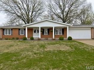1231 Fordyce Ln, Saint Charles, MO 63303