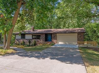 5140 Woodhill Rd, Minnetonka, MN 55345