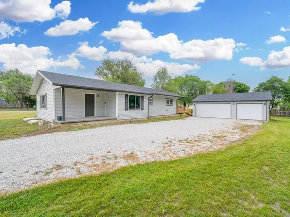 1016 E Lincoln Ave, Wellington, KS 67152