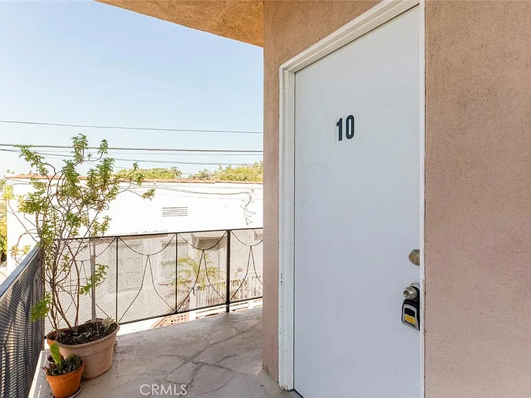 1835 N Alexandria Ave #10 — Photo 4