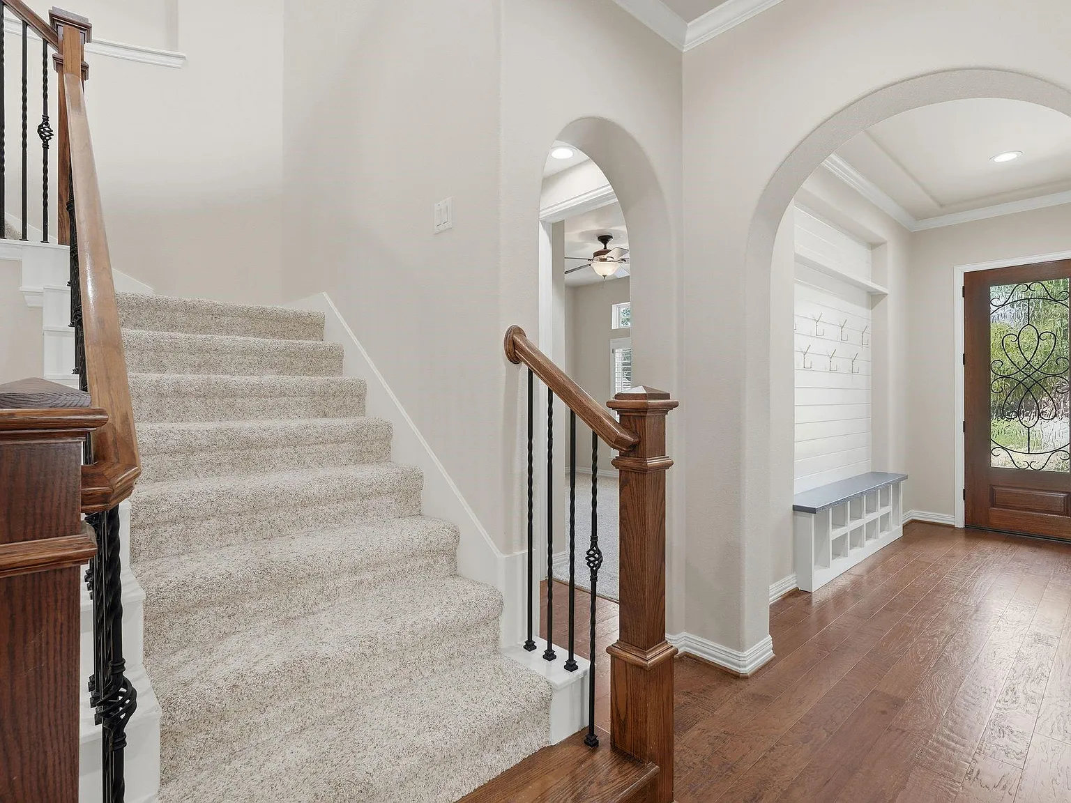 5 bed, 4.5 bath, $7,200 — Photo 4