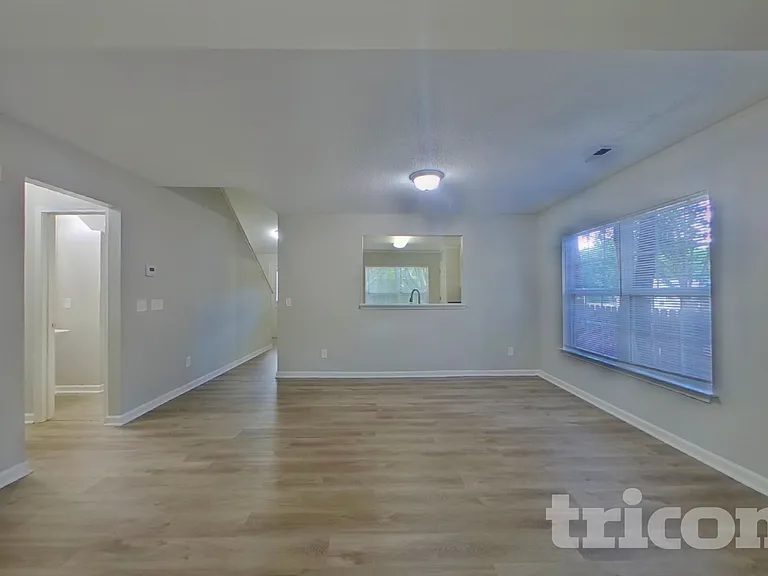 17 Black St — Photo 3