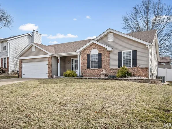 1332 Pegasus Trl, Saint Peters, MO 63376