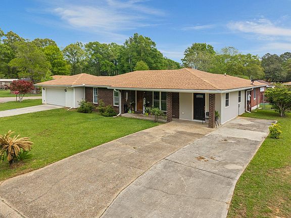 2nd image of 311 Glenhaven Cir