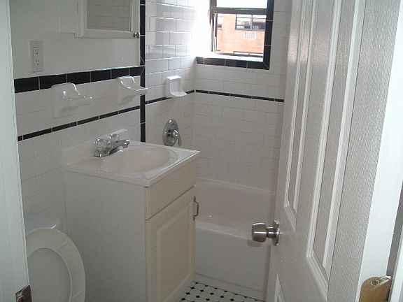 5th image of 303 W 154th St APT 6B