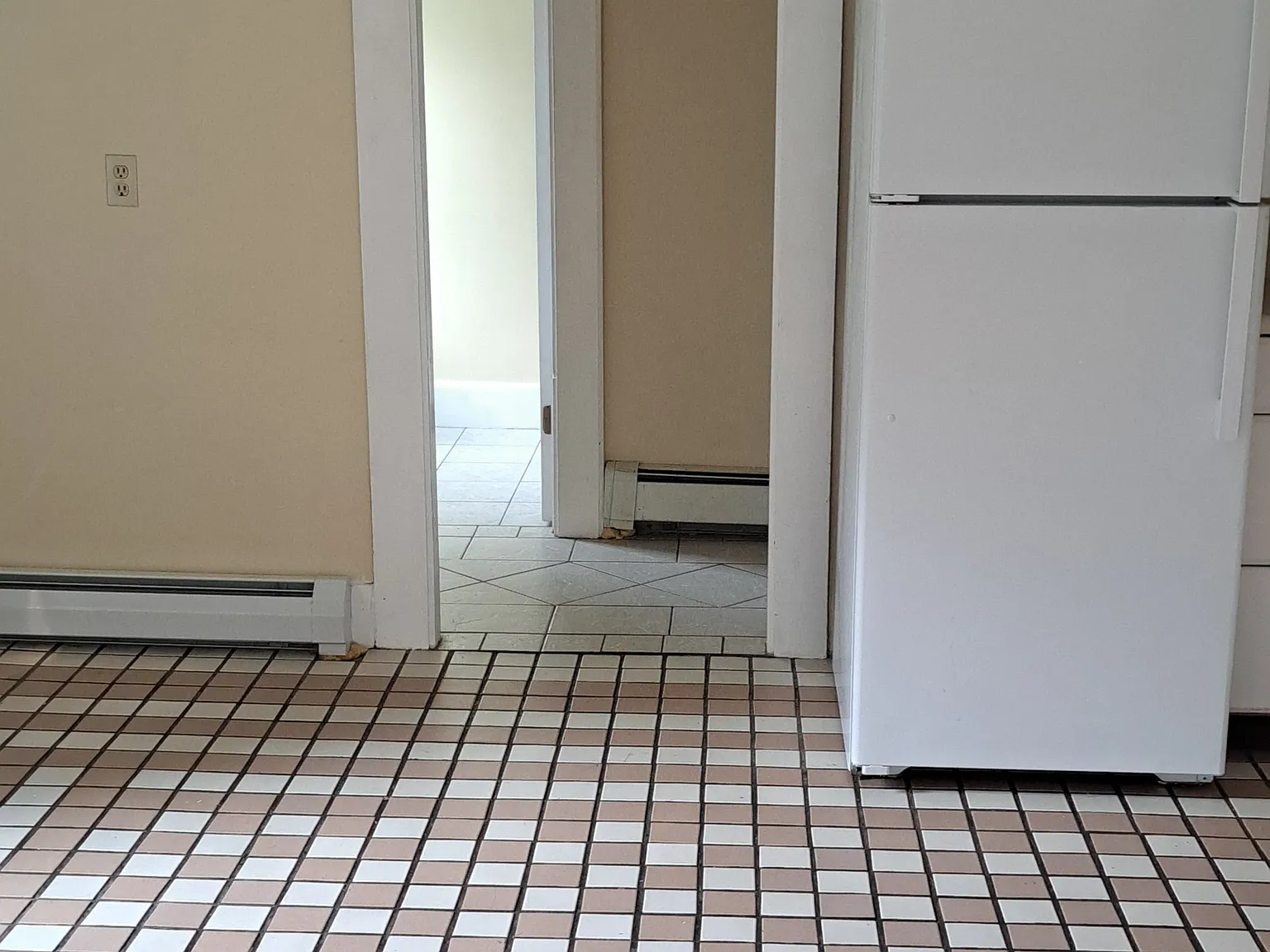 2 bed, 900 sqft, $2,000 — Photo 4