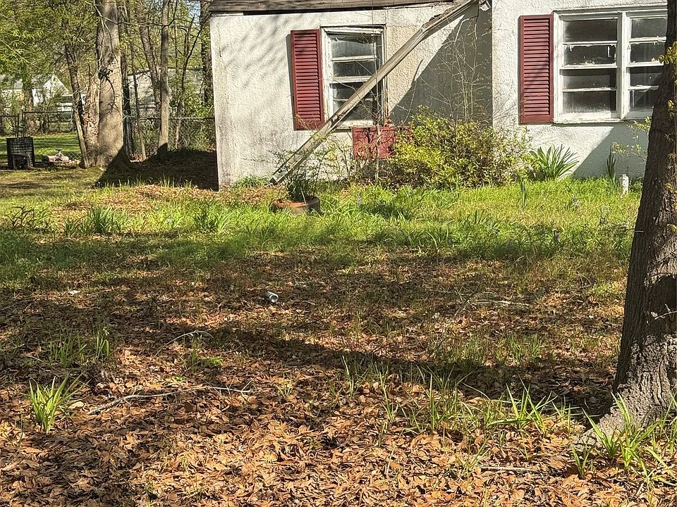 2nd image of 39 Davis Dr