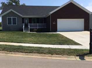 211 Oak Ridge Dr, Frankfort, KY 40601