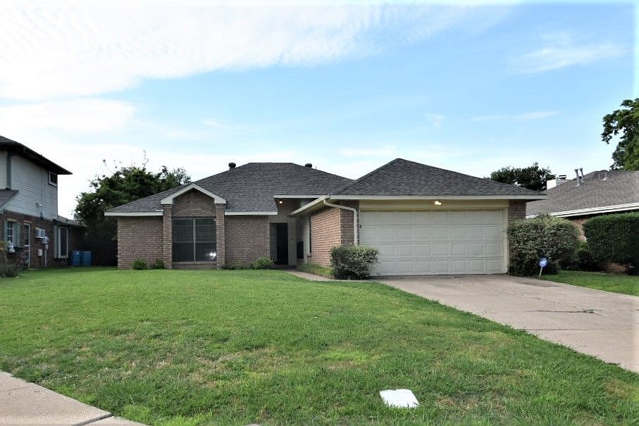 1st image of 1308 Blum Ct