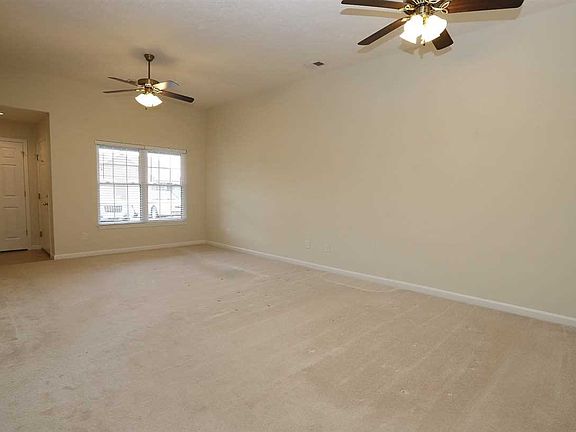 2nd image of 3041 Gardenia Dr