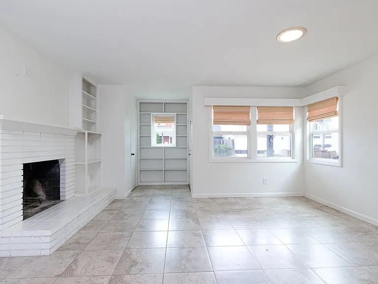 136 Oxnard Ave — Photo 15