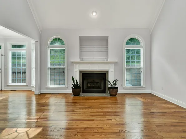 7321 Majestic Hill Dr, Chattanooga, TN 37421