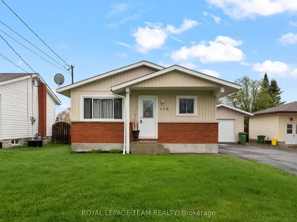 128 Ellis Ave, Pembroke, ON K8A 2H9