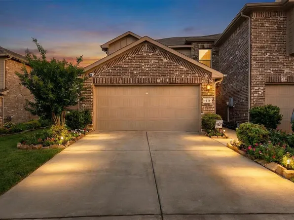 6810 Topaz Dr, Greenville, TX 75402