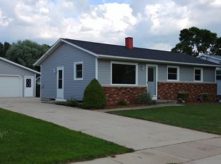 1619 S 26th St, Manitowoc, WI 54220