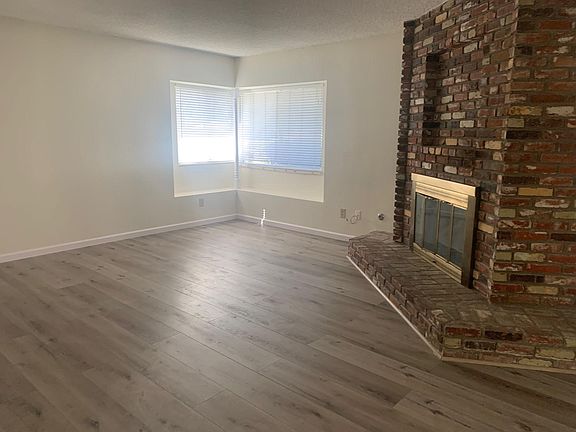 4th image of 4836 Cloverly Ave