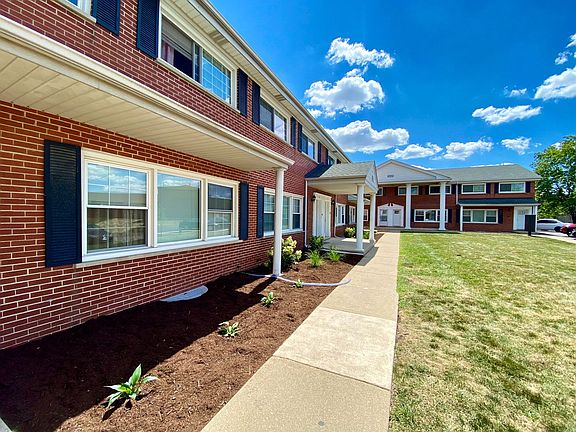 2nd image of 3021 Lynn Ct APT D