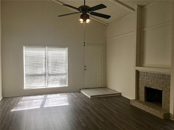 5th image of 2827 Nova Dr