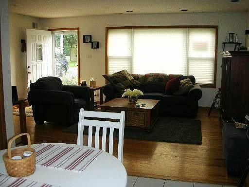 5th image of 16848 Sayre Ave