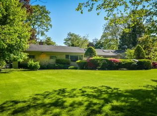 35 W Creek Farms Rd, Port Washington, NY 11050