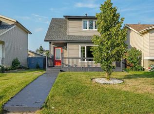 16 W Abalone Cres NE, Calgary, AB T2A6W6