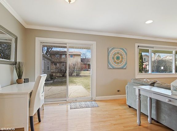 4th image of 518 N Glenn Dr