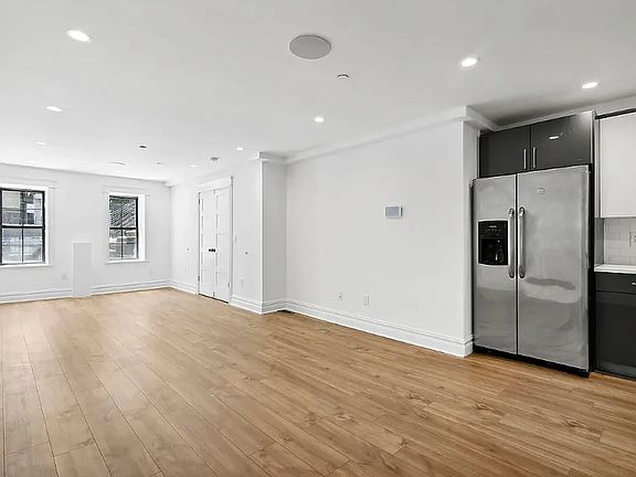 3rd image of 1083 Lafayette Ave Unit 1
