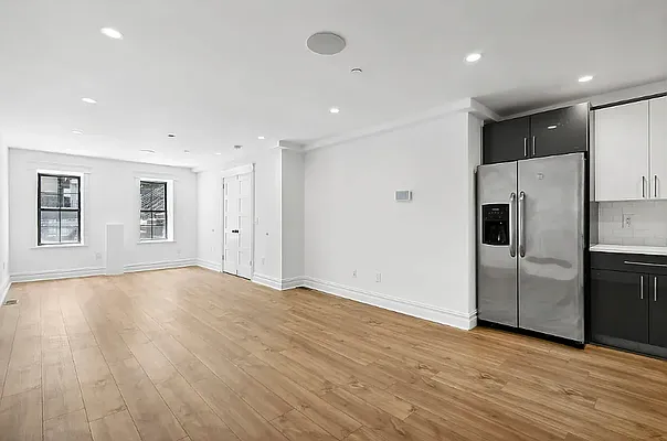 Living room, photo 1