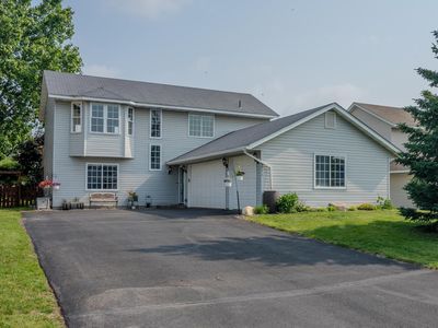831 Jack Russell Ave, Shakopee, MN, 55379
