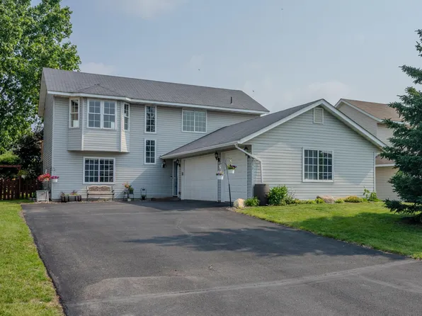 831 Jack Russell Ave, Shakopee, MN 55379