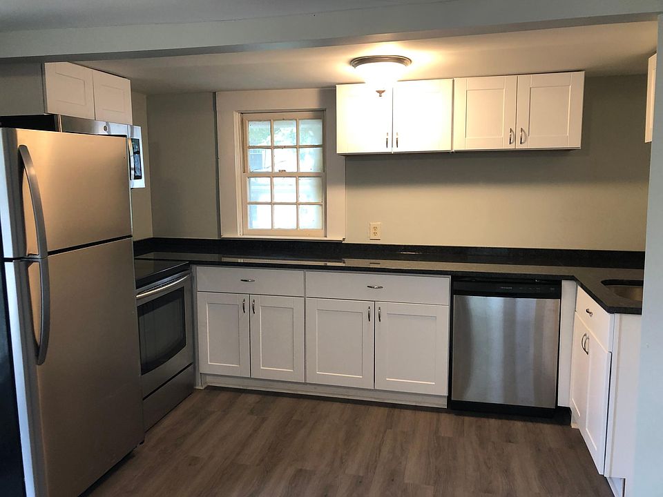 1st image of 107 Powhatan Pkwy #B