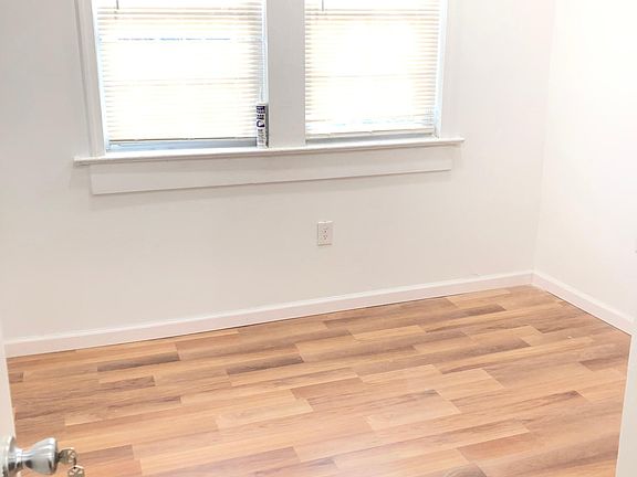 2nd image of 2071 E Somerset St #1