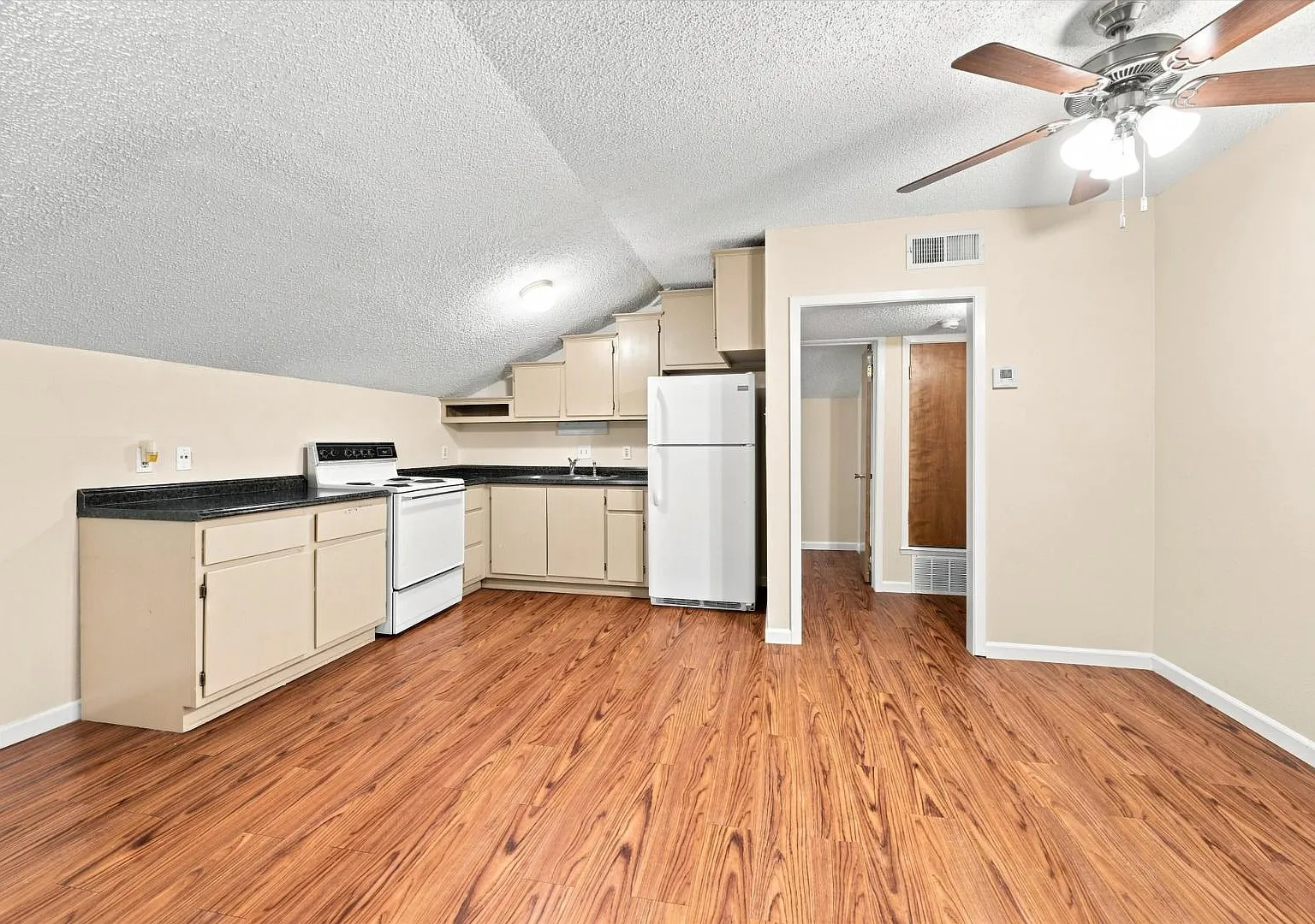 410 W Franklin St - 410 Franklin St Unit 10 — Photo 1