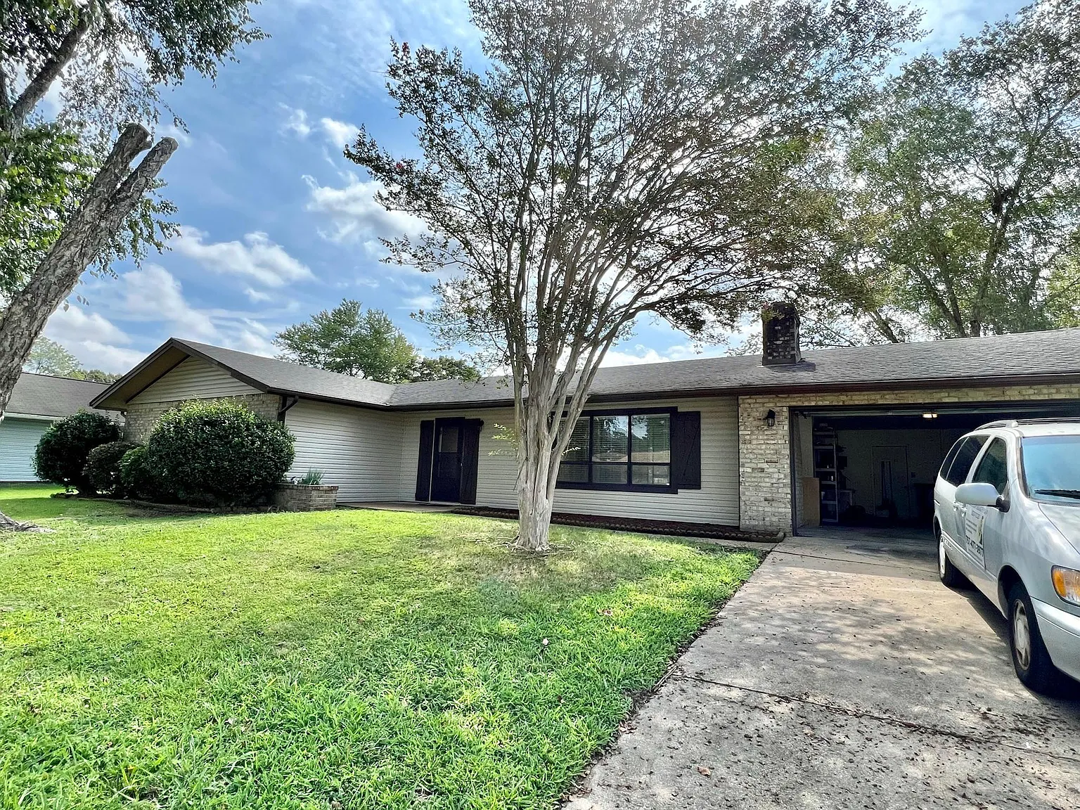 3 bed, 1718 sqft, $2,695 — Photo 2