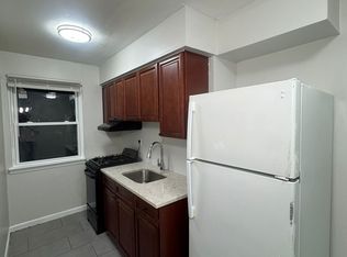 243 Weequahic Ave #1, Newark, NJ 07112