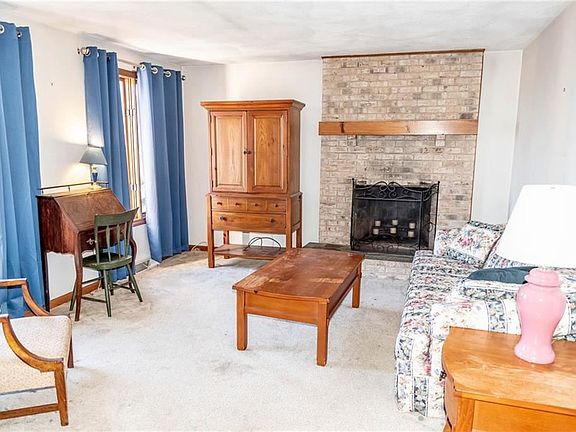4th image of 50 Hawthorne St