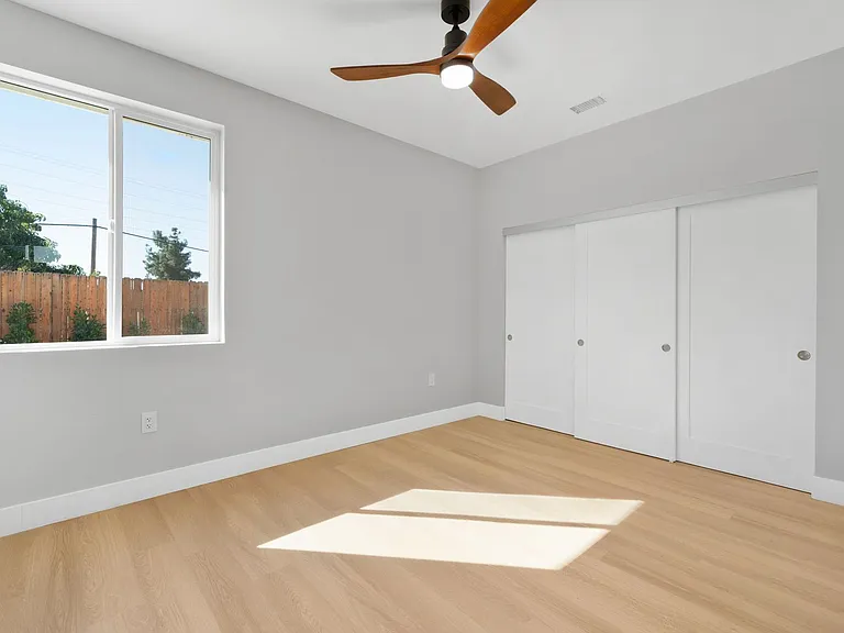 Malachite Ave. - 1318 — Photo 12