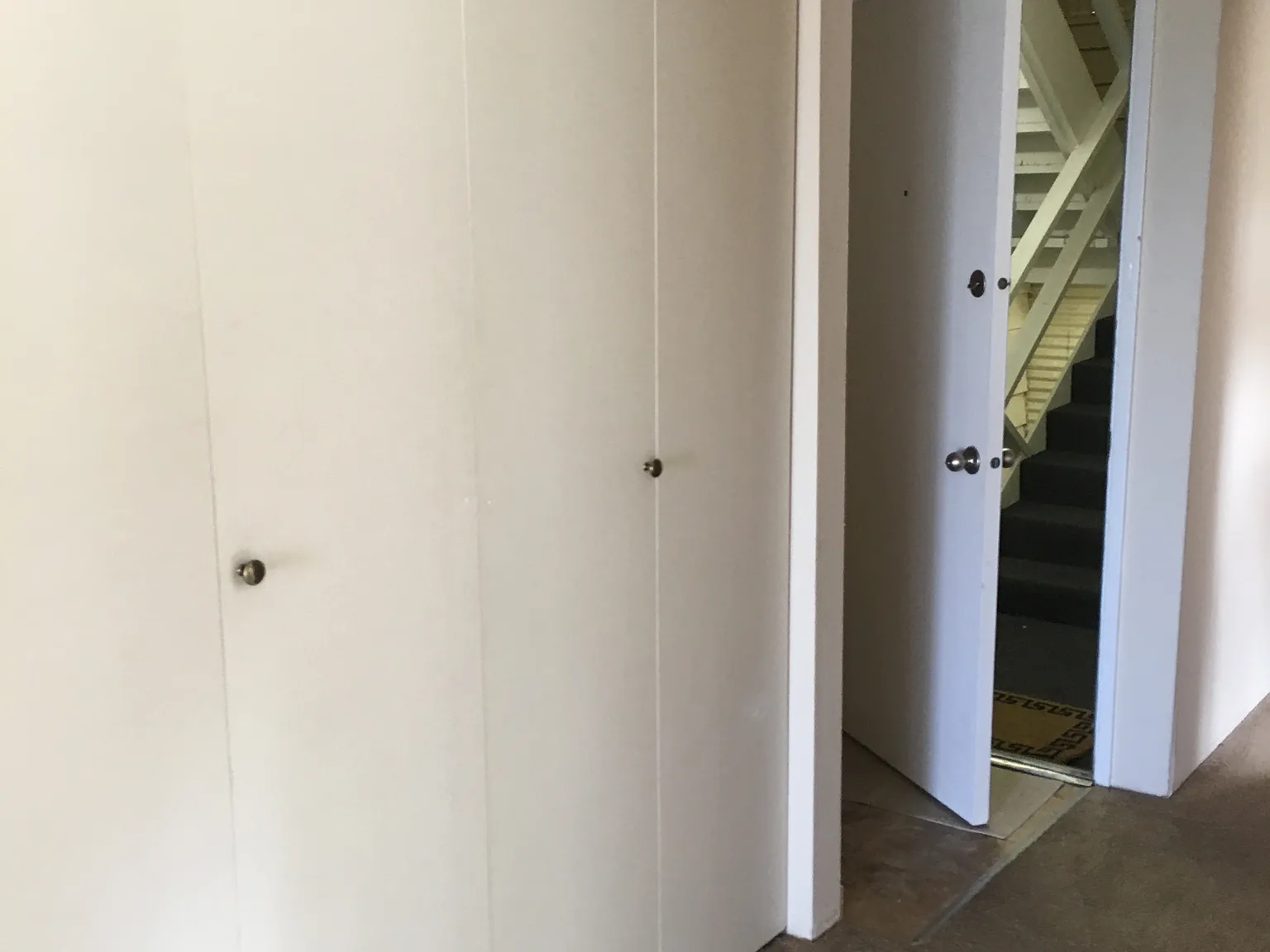 115 10th Ave — Photo 3