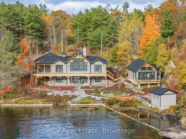 1111 Lakeshore Dr, Gravenhurst, ON P1P 1R2